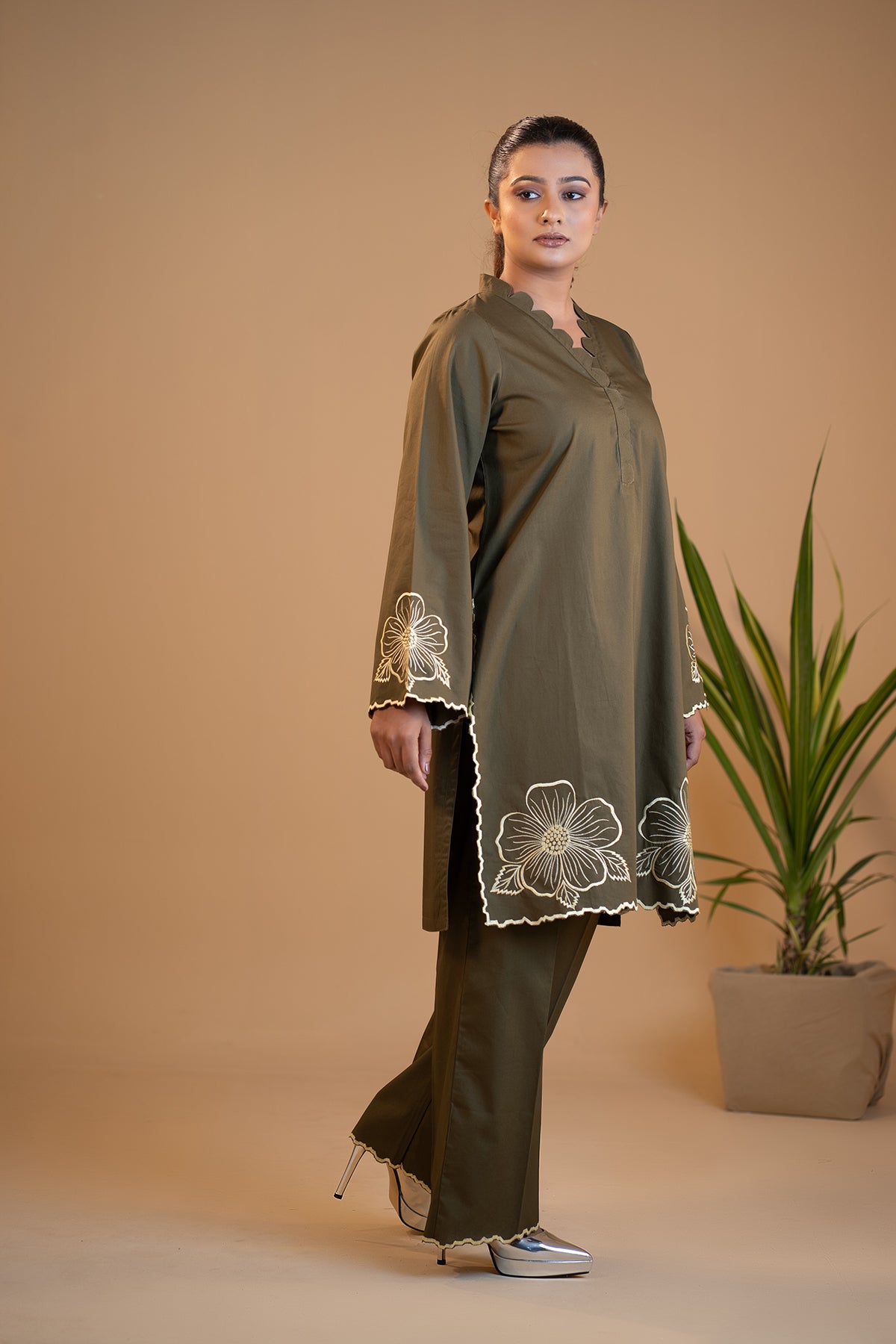 Husan-e-Zaitoon : Olive Embroidered Kurta Set