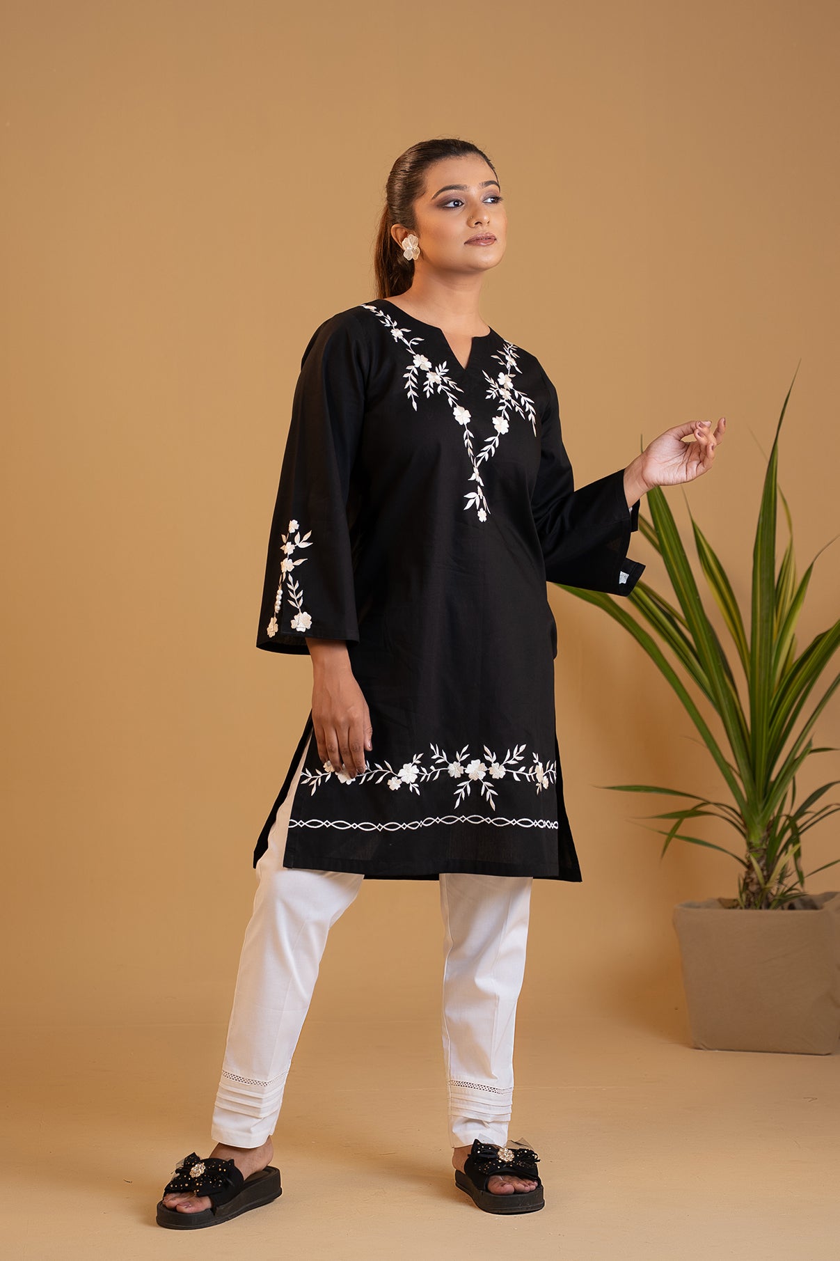 Zarrah - Noir Blossom Elegance