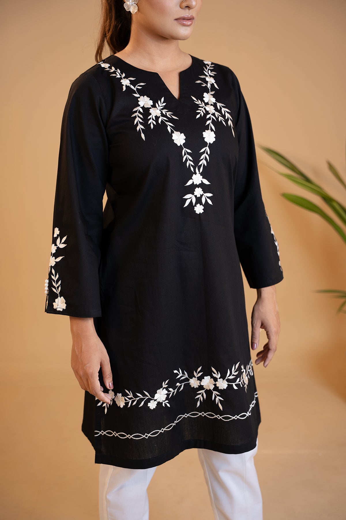 Zarrah - Noir Blossom Elegance