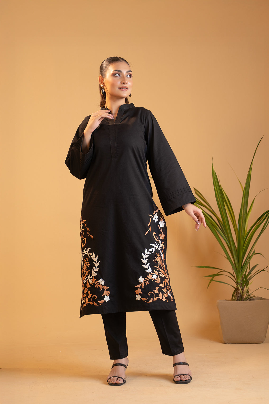 Shabnam - Black Embroidered Kurta Set