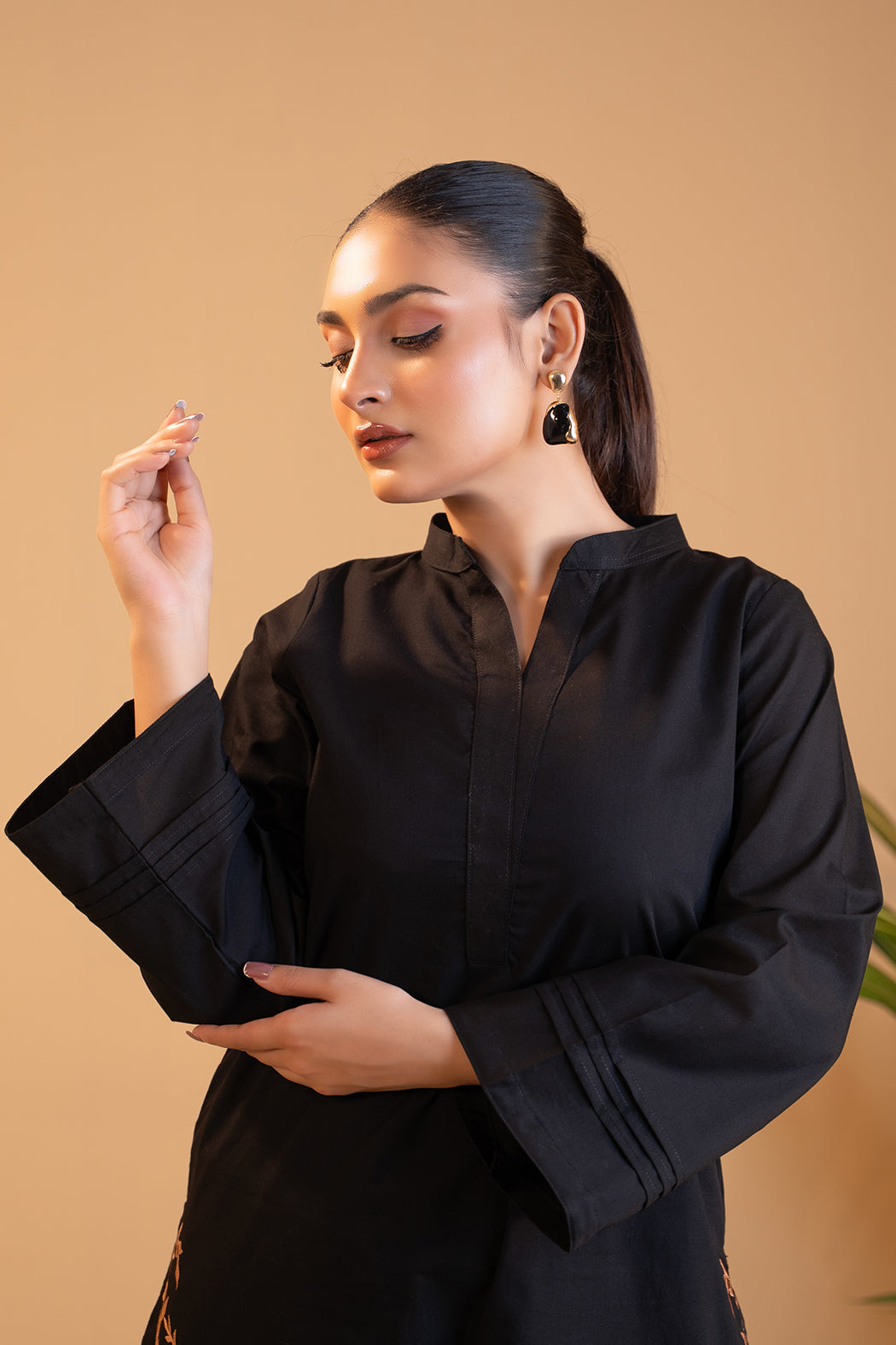 Shabnam - Black Embroidered Kurta Set